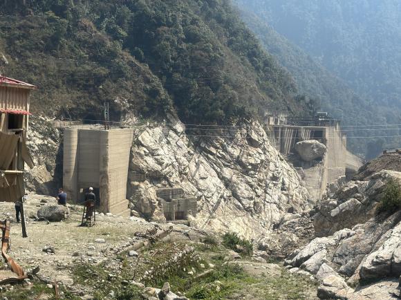 Students visited Lachung and Chungthang in Sikkim, India. Upstream in the Teesta Valley, students examined how steep terrain and river confinement amplify flood forces and how failures can cascade across an entire corridor of infrastructure. 